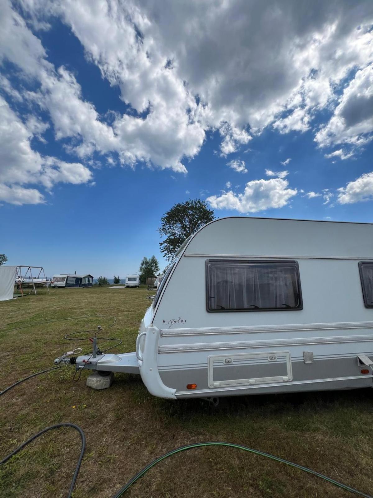 Przyczepy Kempingowe Nad Zatoka Campsite